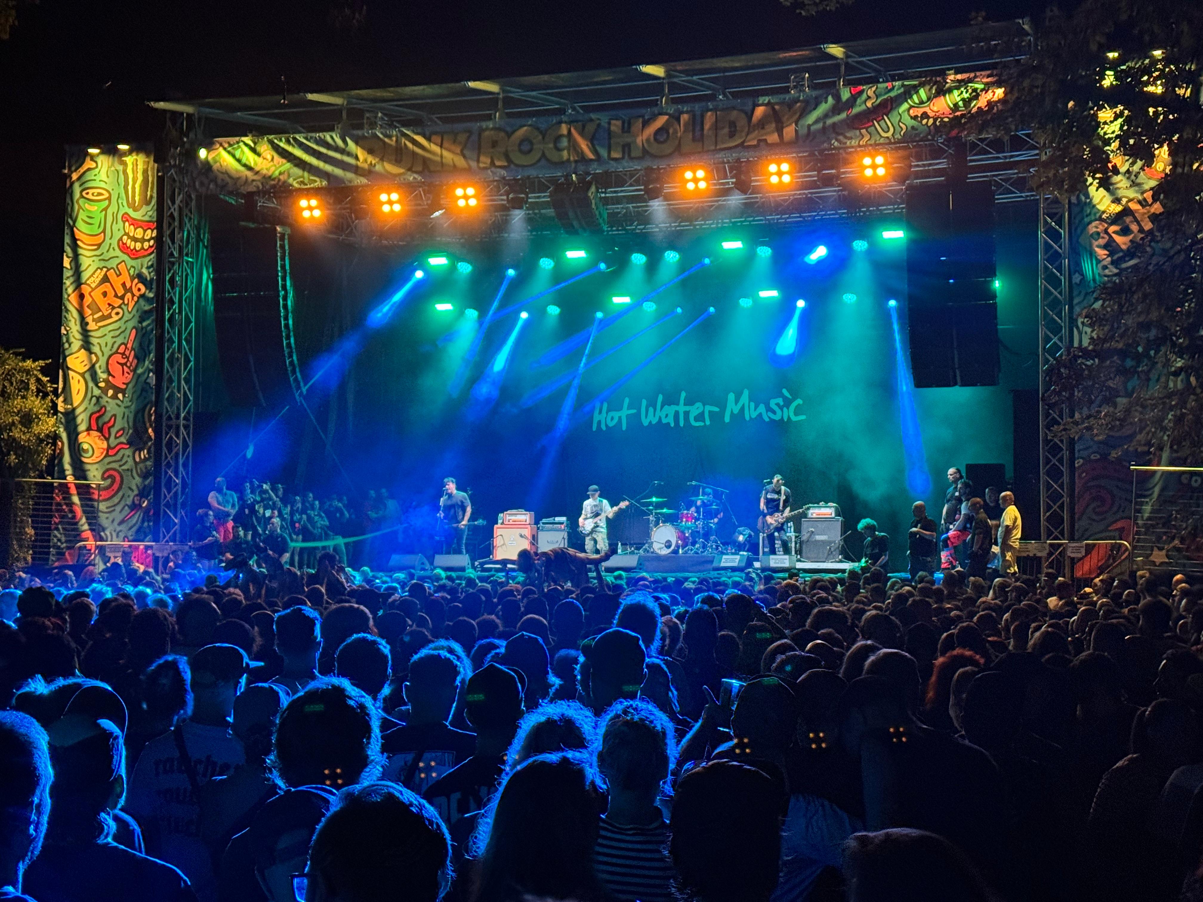 Zwischen Punkrock, Soča und Melonballs
